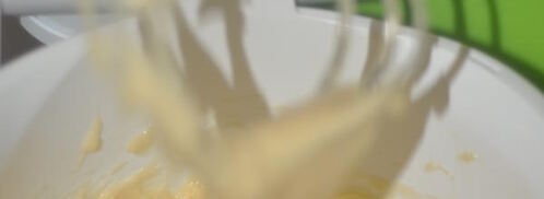 эклеры со взбитыми сливками и сгущенкой. Шаг 5