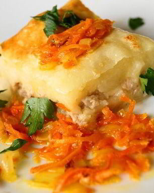 Картофельная запеканка с куриным фаршем и сыром