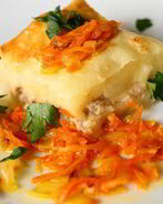 Картофельная запеканка с куриным фаршем и сыром
