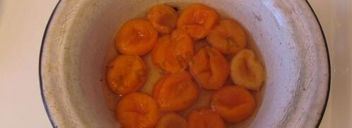 творожная запеканка с ягодами под абрикосовым соусом. Шаг 2