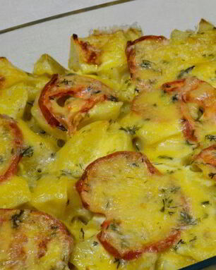 Запеканка из молодого картофеля и томатов