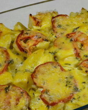 Запеканка из молодого картофеля и томатов