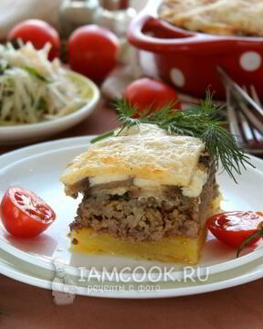 Запеканка с баклажанами, фаршем и картофелем
