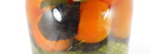 ассорти из огурцов и помидоров с базиликом на зиму. Шаг 5