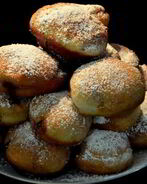 Донаты с малиновым джемом