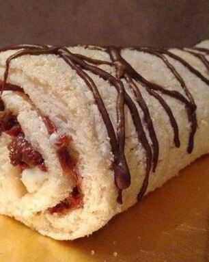 Очень быстрый рулет с джемом к чаю