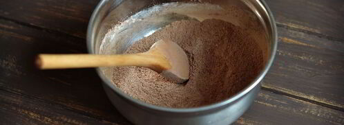 шоколадный рулет с клюквенным джемом и шоколадным ганашем. Шаг 2