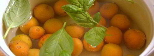 абрикосовый компот с базиликом и лимоном. Шаг 3