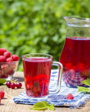 Компот из малины и черешни