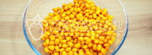 компот из облепихи и яблок на зиму. Шаг 3