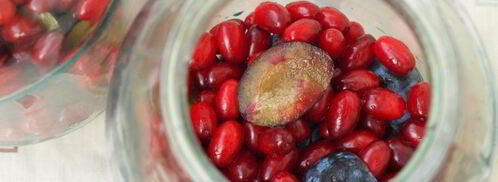 компот из слив и кизила. Шаг 2