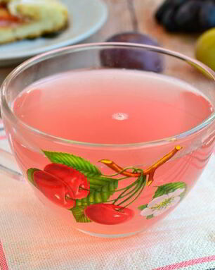 Компот из слив и винограда