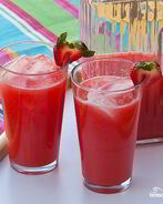 Компот из яблок и клубники