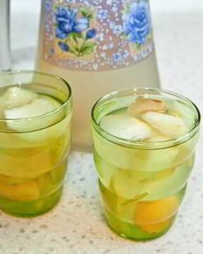 Компот из яблок и кураги