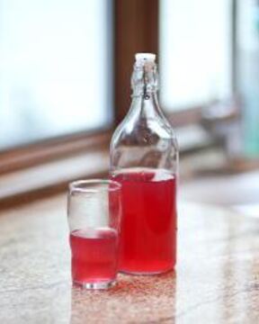 Компот из яблок и замороженных ягод