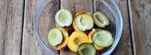 компот с яблоками, сливами и персиками на зиму. Шаг 7