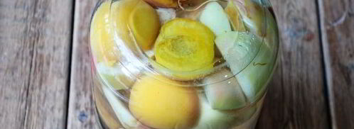 компот с яблоками, сливами и персиками на зиму. Шаг 13