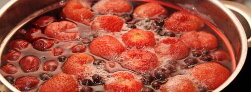 ягодный компот с медом. Шаг 2