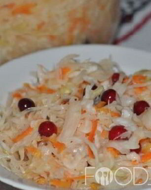 Квашеная капуста с клюквой