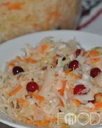 Квашеная капуста с клюквой