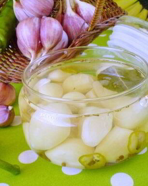 Маринованный чеснок