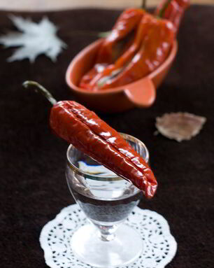 Маринованный перец с селедкой