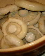 Маринованные грузди с чесноком