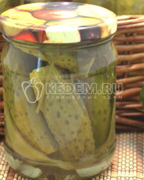 Маринованные огурцы с болгарским перцем