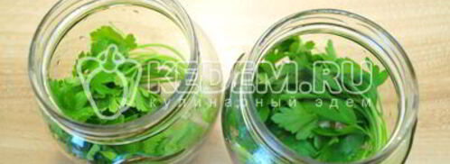 маринованные помидоры черри с петрушкой. Шаг 3