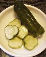 Остренькие маринованные огурчики с укропом