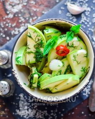 Острые маринованные кабачки
