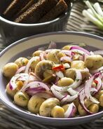 Шампиньоны с луком маринованные