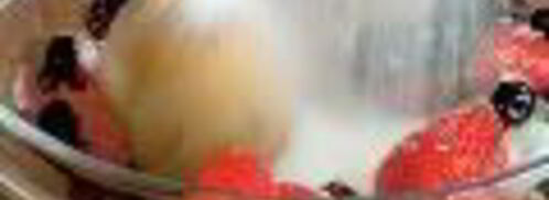 протертые ягоды с сахаром. Шаг 2