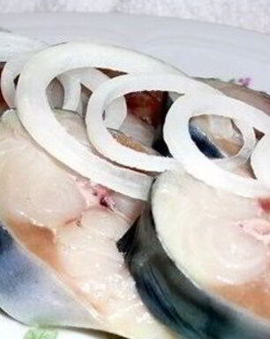 Быстрая скумбрия пряного посола