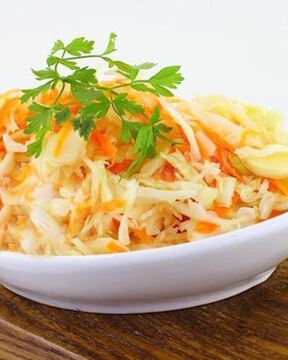 Капуста с чесноком горячим рассолом