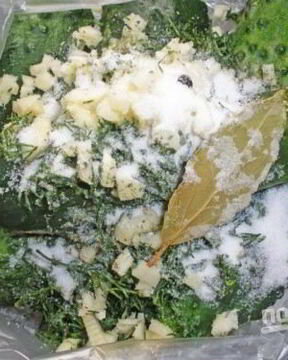 Малосольные огурцы хрустящие в пакете