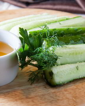 Малосольные огурцы с медом