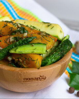 Малосольные овощи в пакете