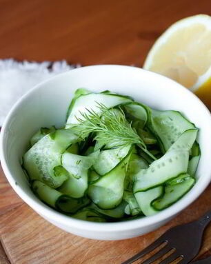 Мгновенные малосольные огурцы