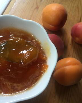 Простое абрикосовое варенье