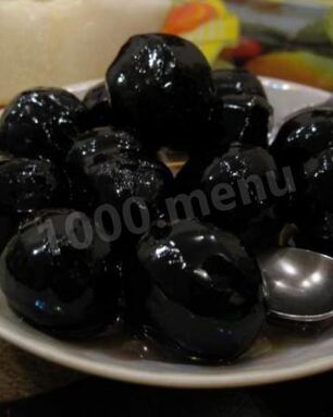 Варенье из зеленых грецких орехов с кожурой