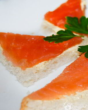 Бутерброд с красной рыбой классический