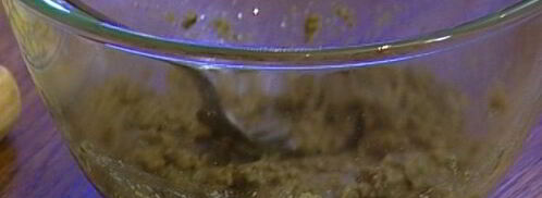 бутерброд с яйцом, тунцом и тапенадом. Шаг 2