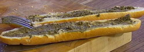 бутерброд с яйцом, тунцом и тапенадом. Шаг 4