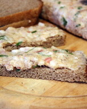 Бутербродная намазка из сала с чесноком