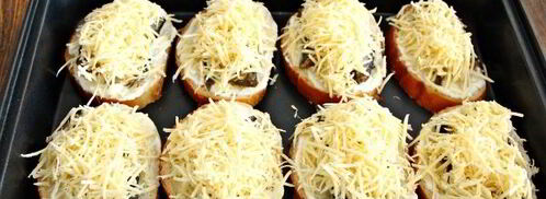 бутерброды горячие со шпротами. Шаг 6