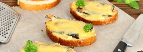 бутерброды горячие со шпротами. Шаг 8