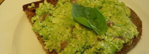 бутерброды с авокадо и анчоусами. Шаг 3