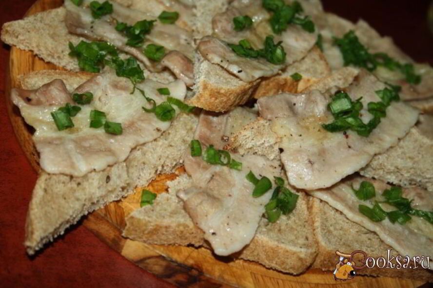 Рецепт бутерброды с беконом и зеленым луком на мангале