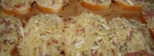 бутерброды с колбасой на сковороде. Шаг 2